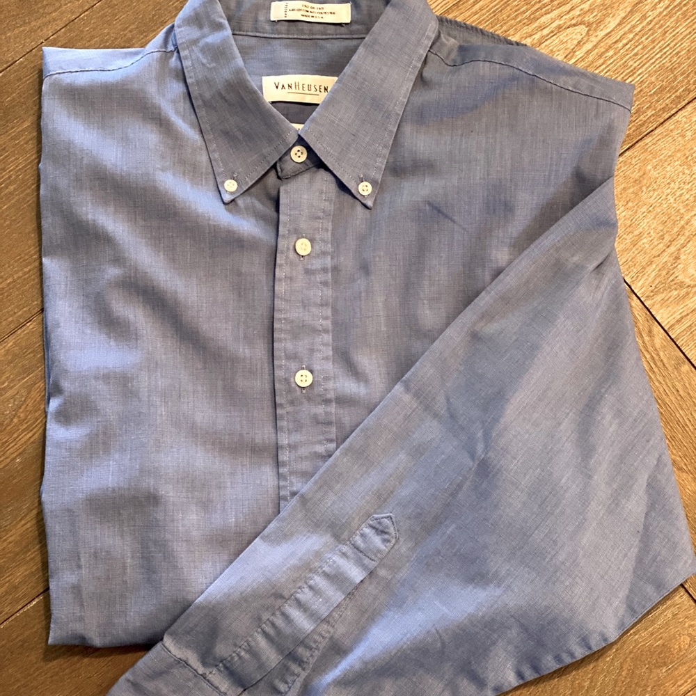 Men’s long sleeve button down dress shirt
